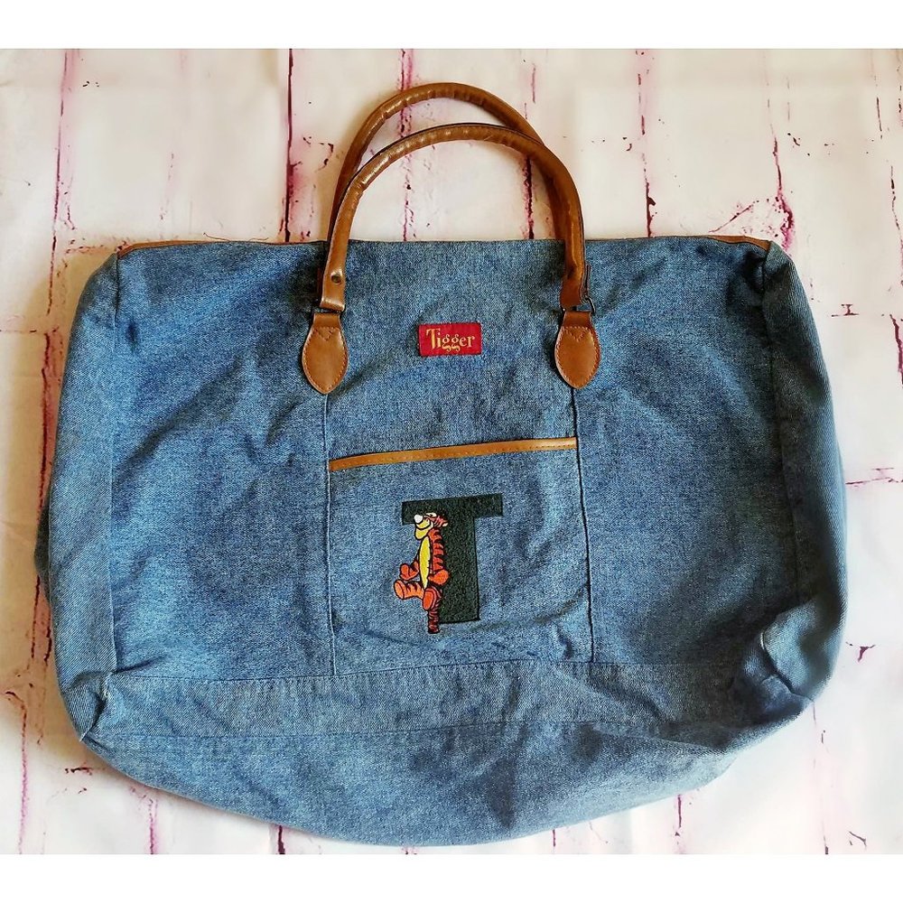 Vintage Pooh 90s Tigger Duffel Size Bag